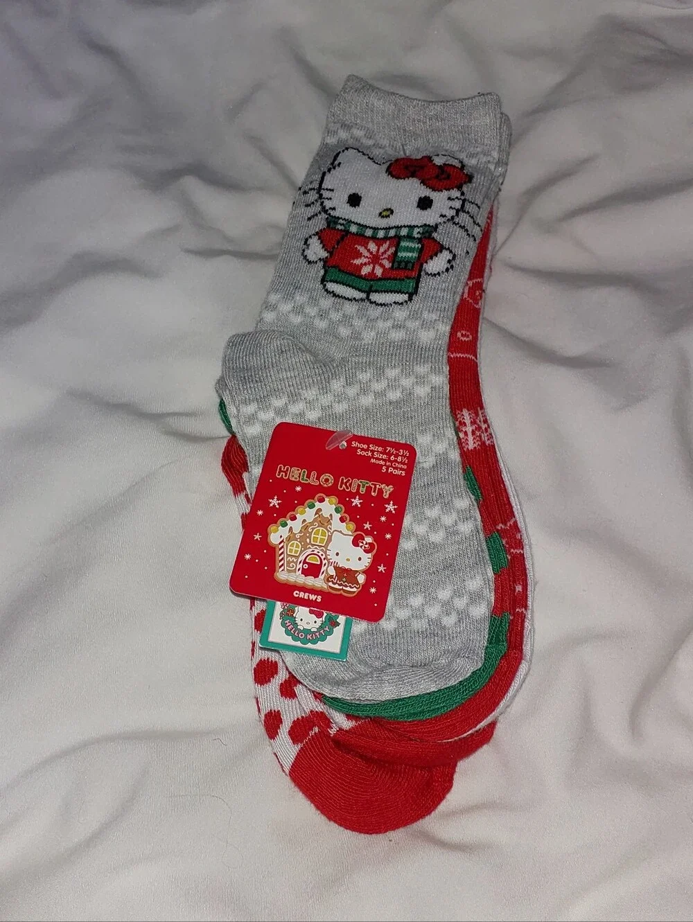 Hello Kitty Holiday Crew Socks - Gray, Red, Green 5 Pairs Size 6-8.5